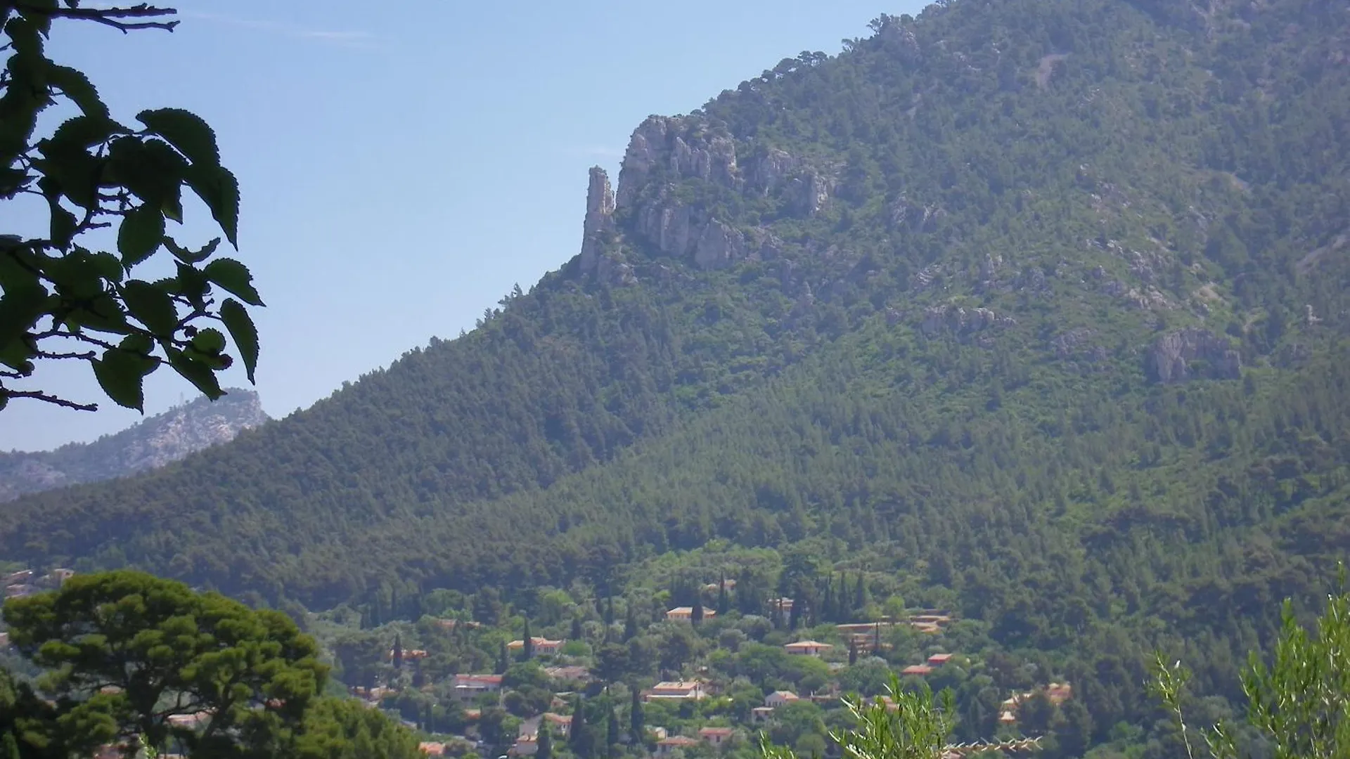 L'Arche En Rez De Jardin De Villa A Toulon