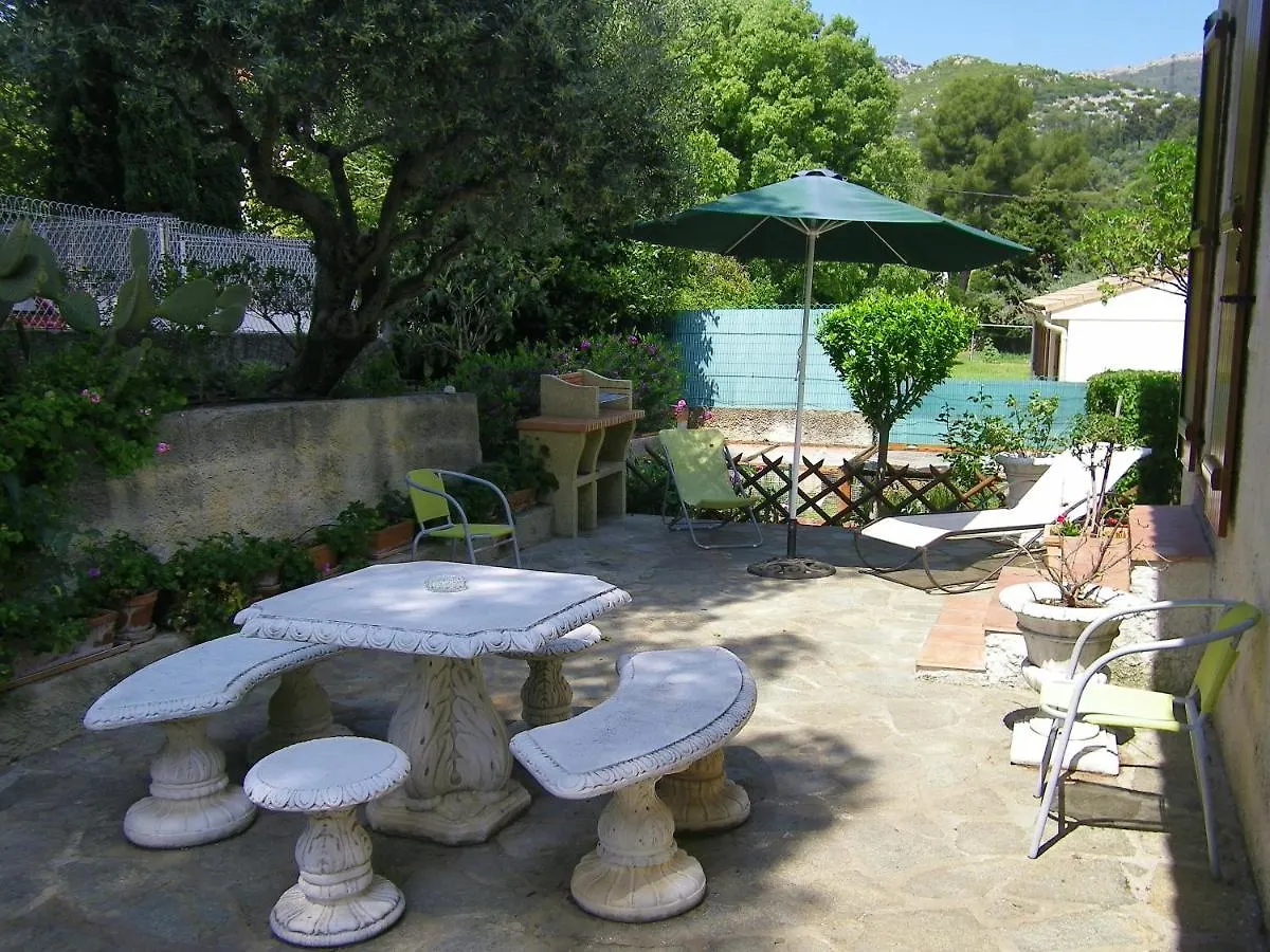 Apartment L'Arche En Rez De Jardin De Villa A Toulon France