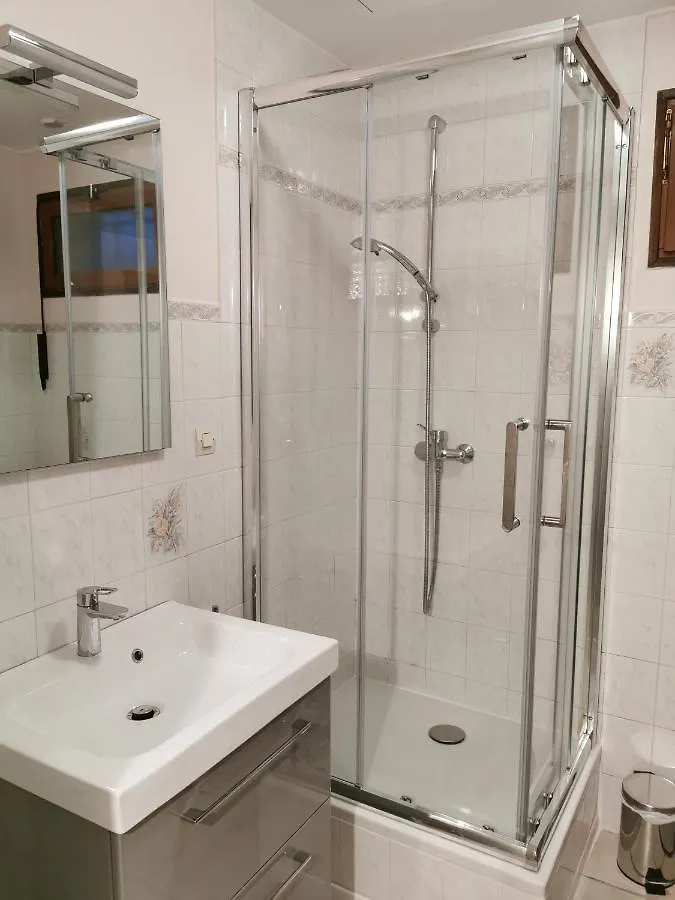 Appartement L'Arche En Rez De Jardin De Villa A Toulon France