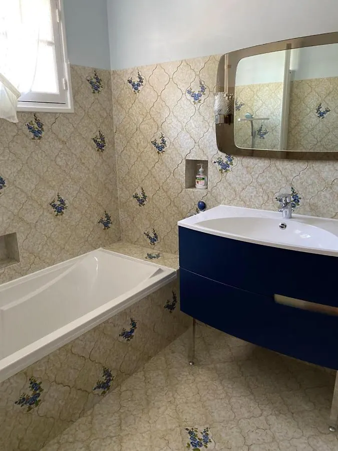 Apartment L'Arche En Rez De Jardin De Villa A Toulon