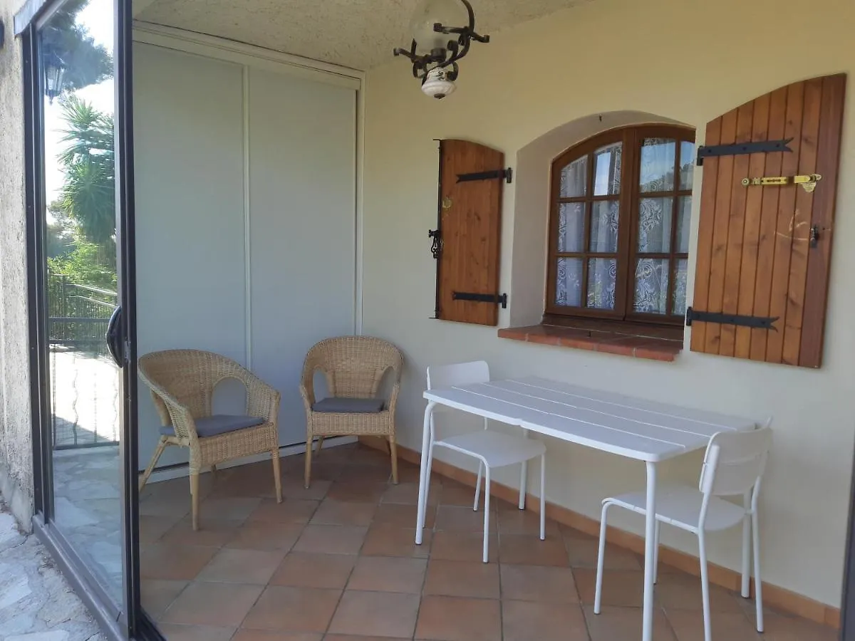 Apartment L'Arche En Rez De Jardin De Villa A Toulon