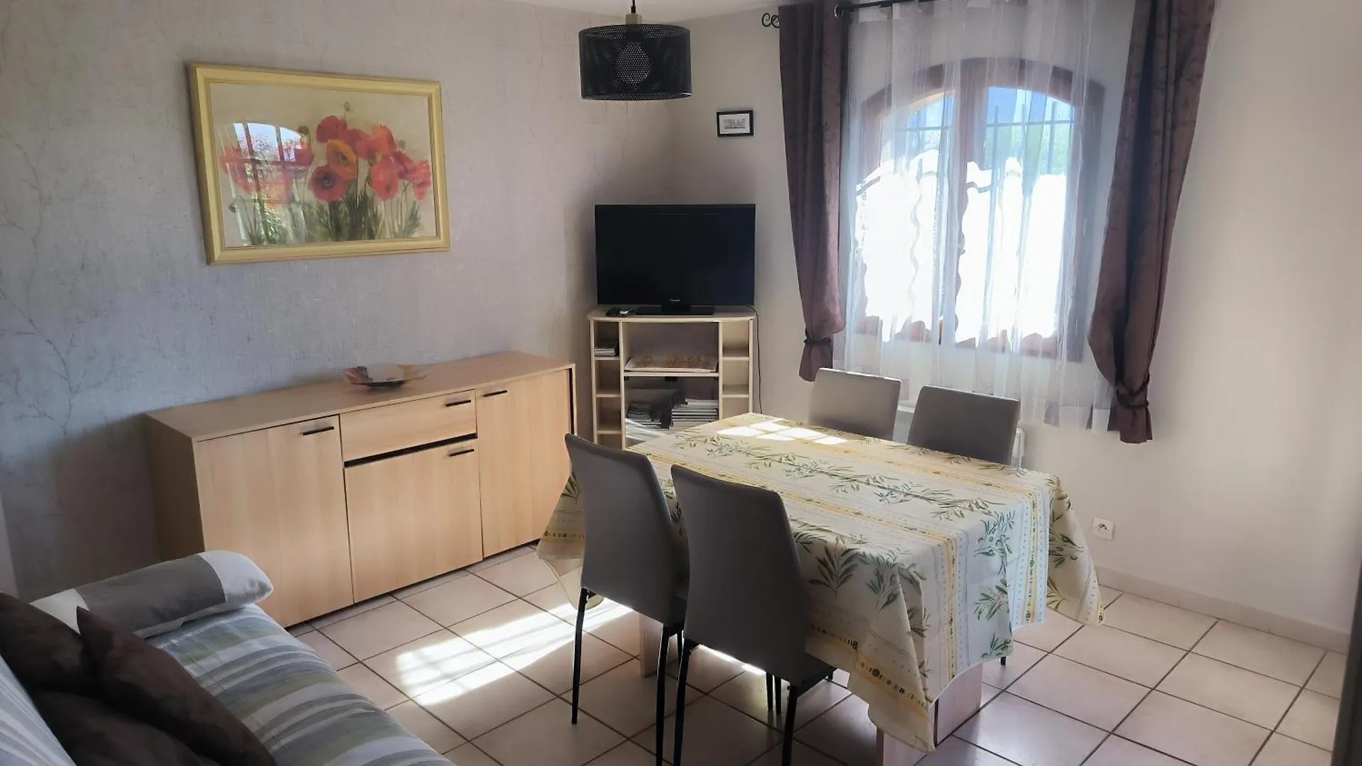 L'Arche En Rez De Jardin De Villa A Toulon France